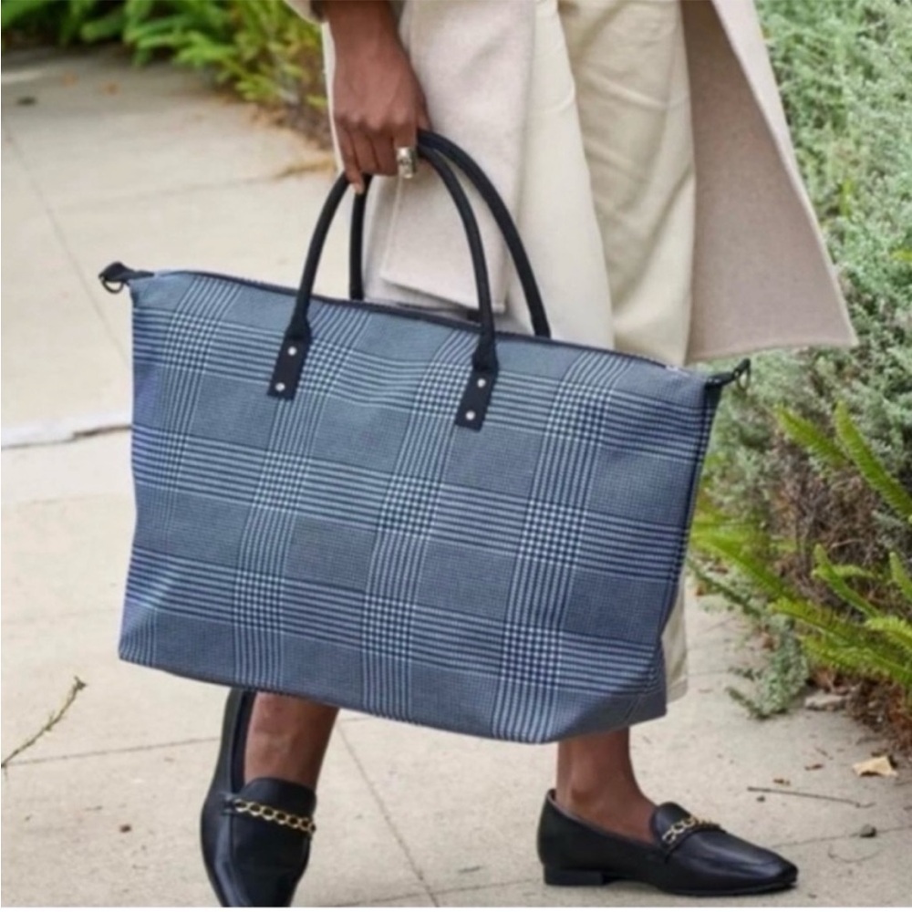 NWT Lulu Dharma Black
Houndstooth
Weekender Travel Bag - Picture 4 of 6